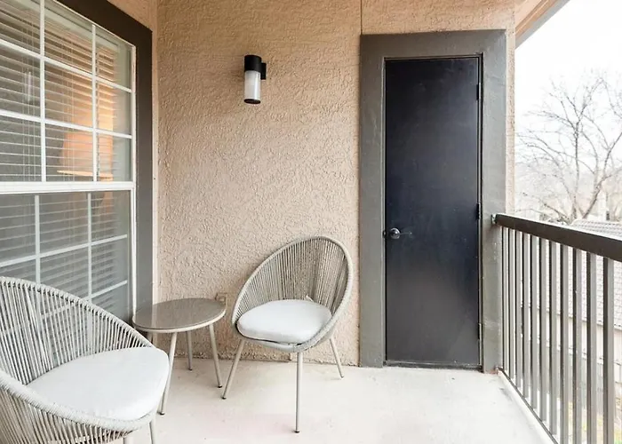 Landing - Modern With Amazing Amenities *